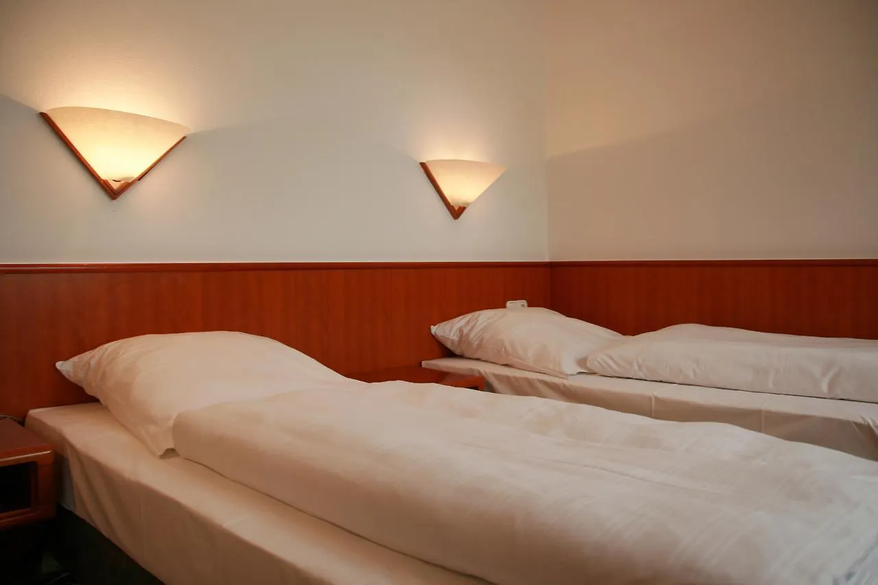 *** Hotel Altstadthotel Brauereigasthof Winkler Berching Německo